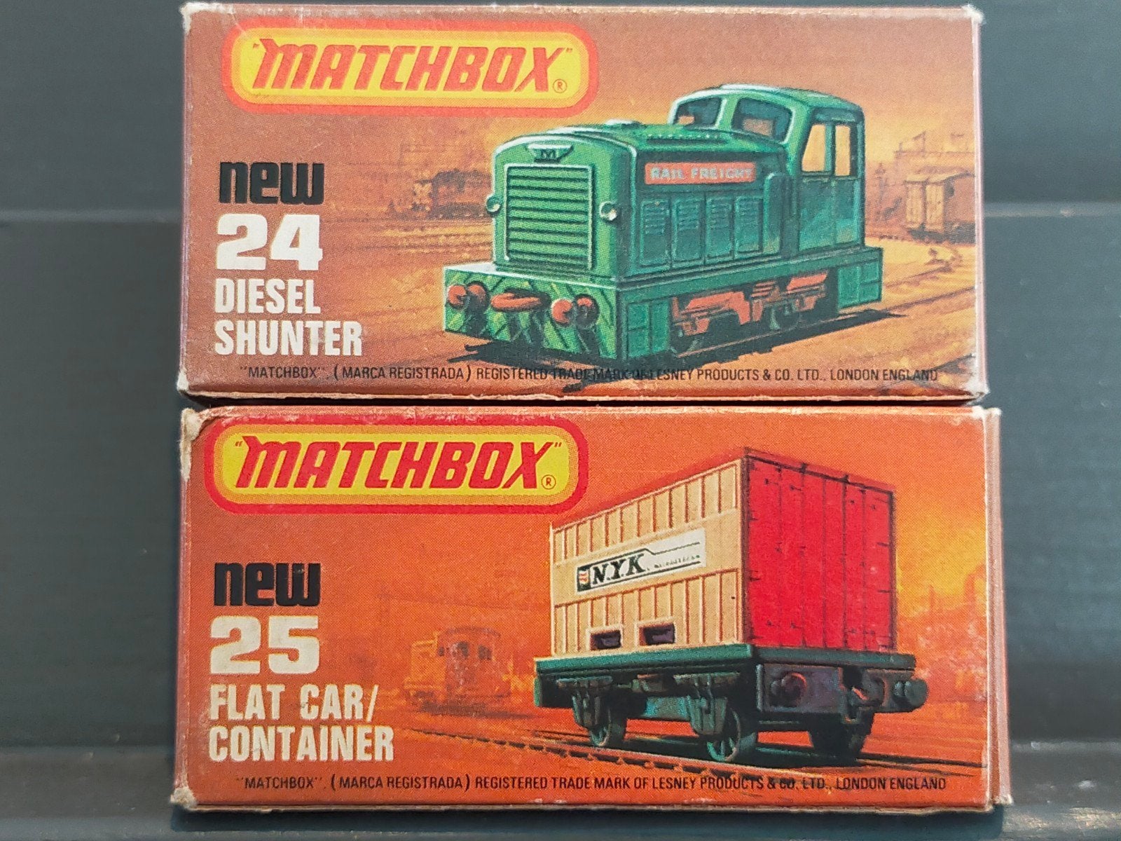 Lesney Matchbox MB24 Diesel Shunter MB25 Flatcar Container, Ophalen of Verzenden, Nieuw, Overige typen, Matchbox