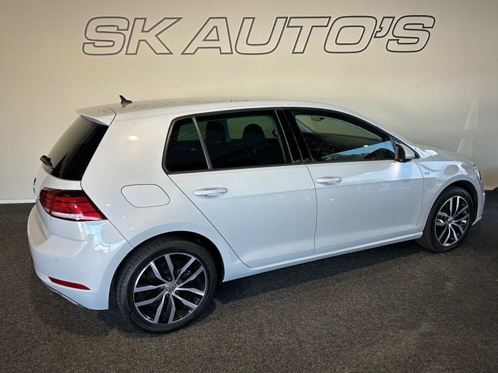 Volkswagen GOLF 1.5 TSI HL BNS R l AUTOMAAT l ADAP CRUISE l, Auto's, Euro 6, 4 cilinders, Wit, Bedrijf