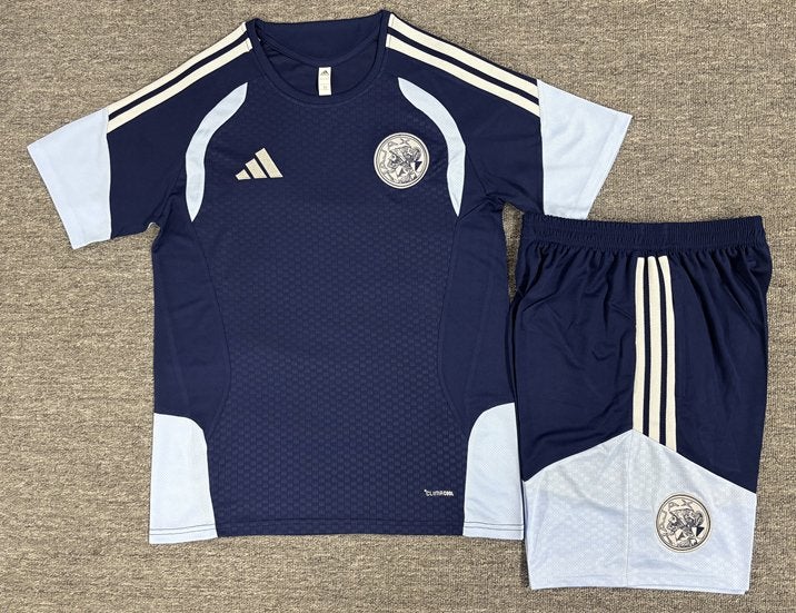 Nieuwste ajax trainingtenue 2026/27, Maat XS of kleiner, Ophalen of Verzenden, Zo goed als nieuw, Shirt