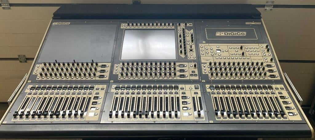 DiGiCo SD8 Digitale Mengtafel incl. Flightcase, Ophalen, Gebruikt, 20 kanalen of meer
