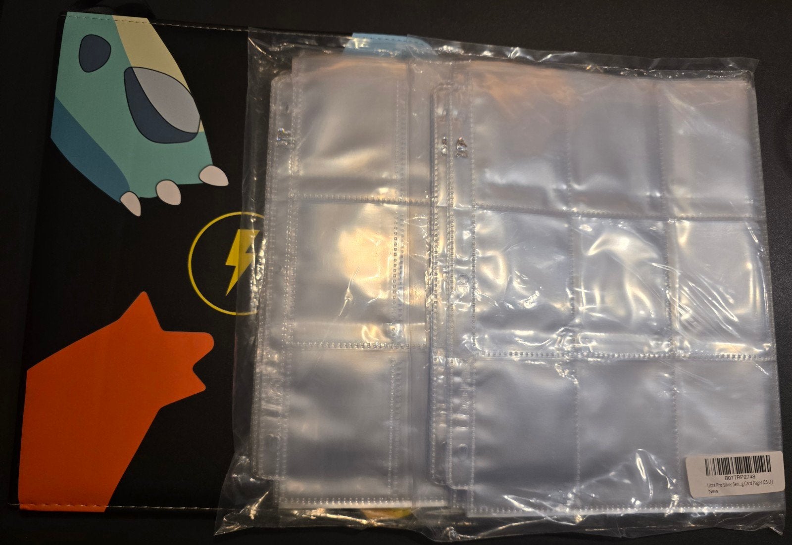 Pokemon Binder/ Map + 50 ultra pro hoezen. Lees info!, Ophalen of Verzenden, Zo goed als nieuw, Sleeves of Kaarthoesjes