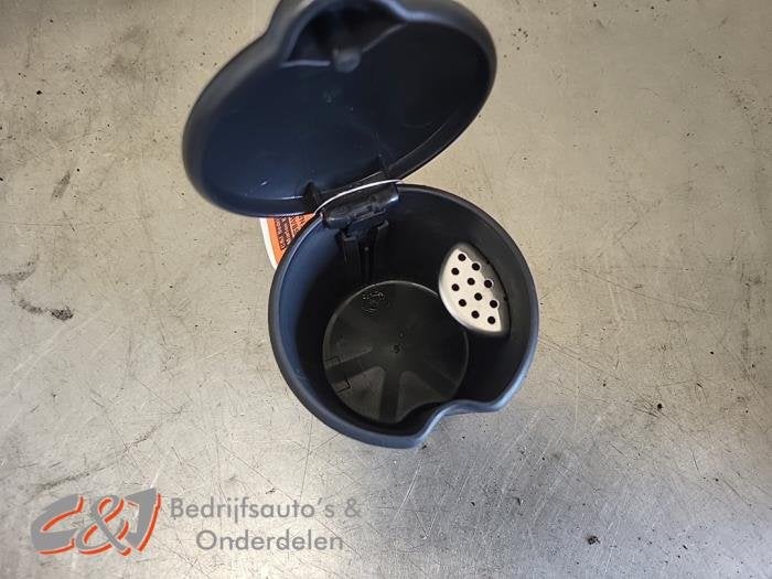 Asbak voor van een Renault Trafic, Auto-onderdelen, Gebruikt, -, Renault, -