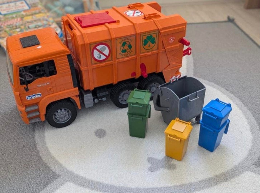 Bruder vuilniswagen afvalwagen met containers, Kinderen en Baby's, Speelgoed | Speelgoedvoertuigen, Ophalen of Verzenden