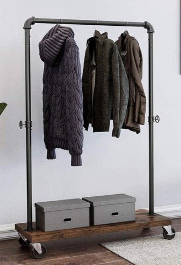 Industriële kledingrek met wielen en opbergplank, Kleding | Dames, Kledingrekken, Ophalen, Met wielen, Gebruikt