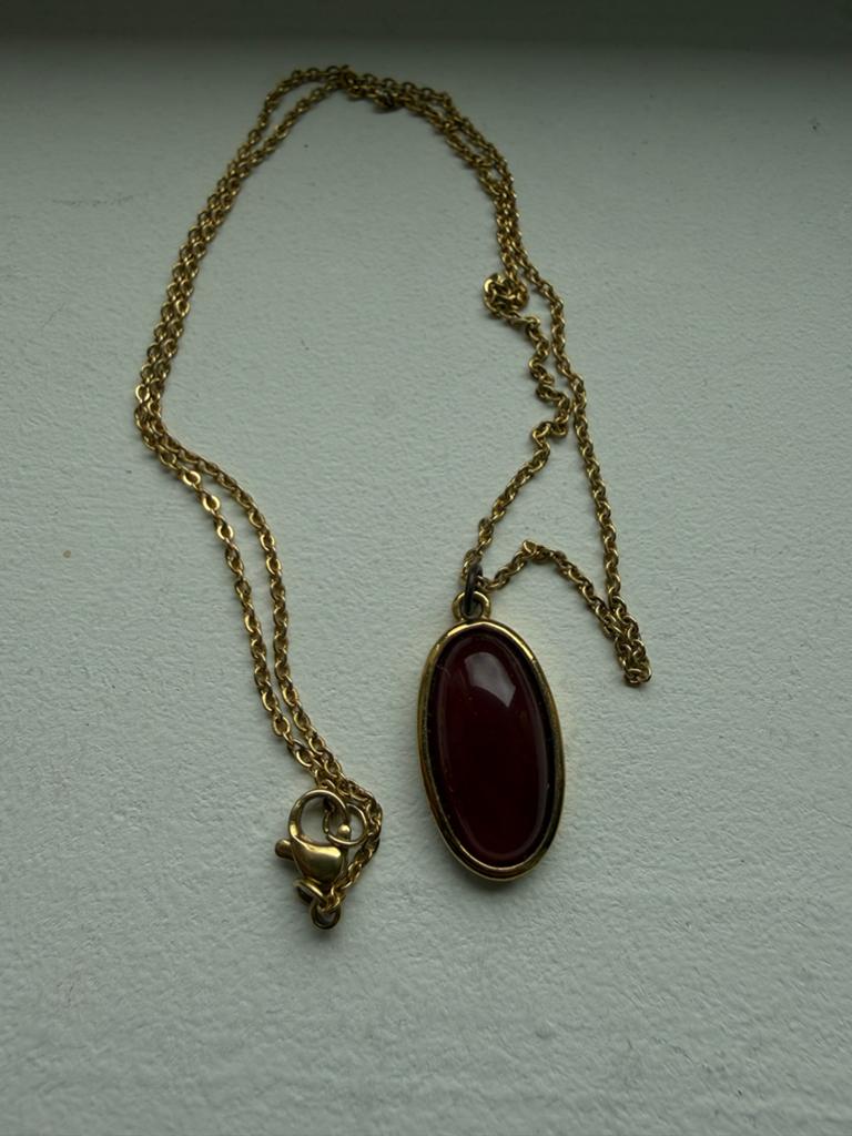 Gouden ketting met rode edelsteen hanger, Sieraden, Tassen en Uiterlijk, Kettingen, Overige materialen, Ophalen of Verzenden, Zo goed als nieuw