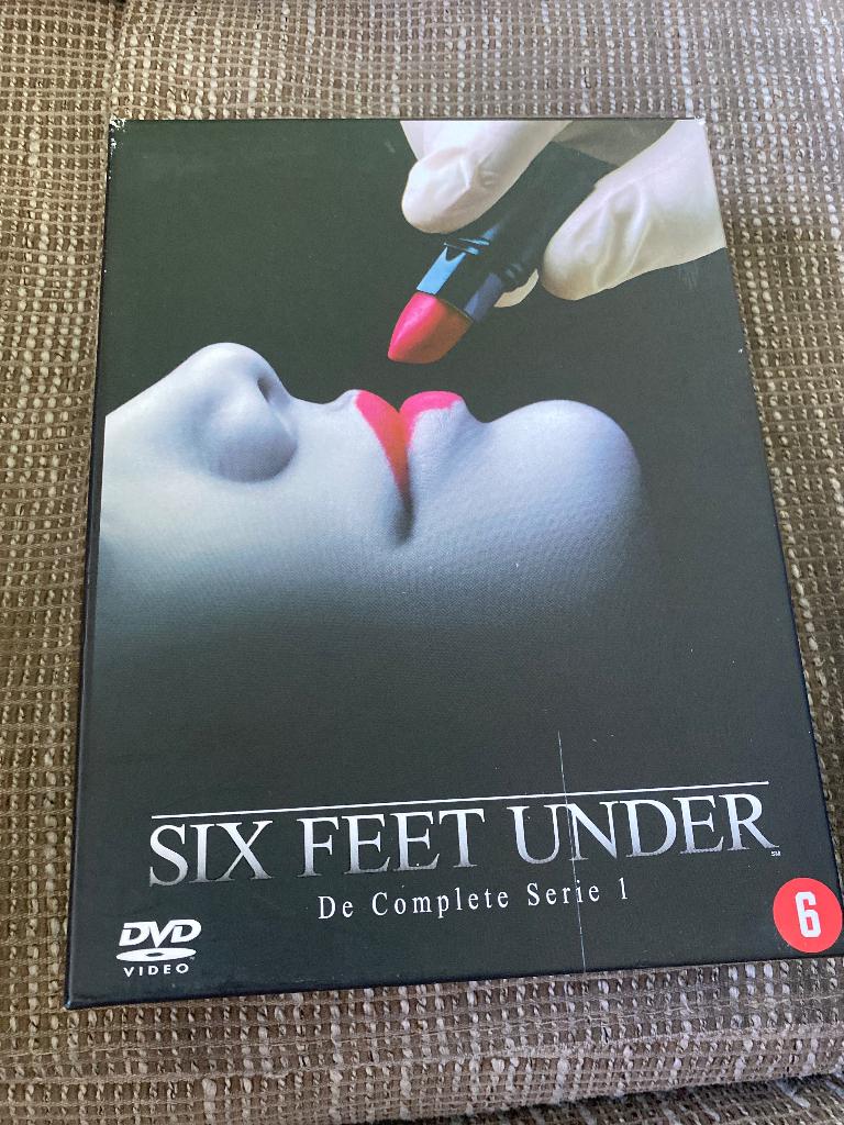 Six Feet Under : Complete Serie 1 ( 5 dvd box ), Cd's en Dvd's, Dvd's | Tv en Series, Vanaf 12 jaar, Ophalen of Verzenden, Zo goed als nieuw