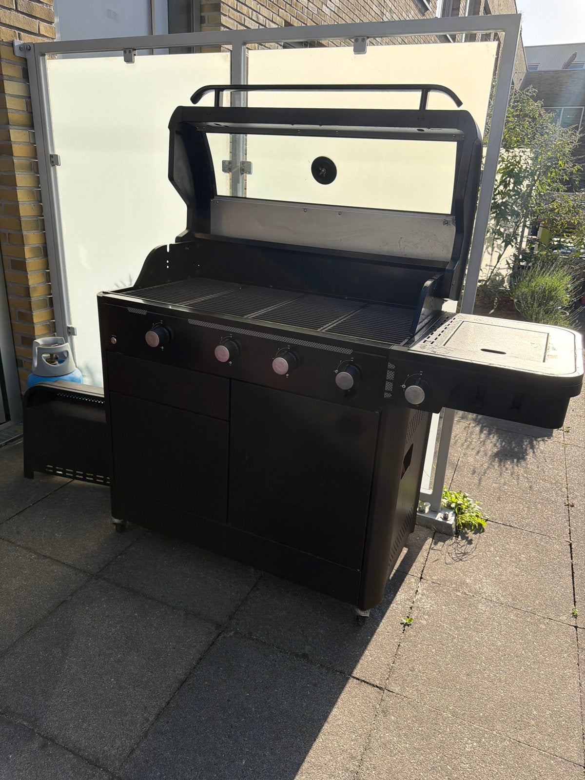 Tenneker Halo TG4 gasbarbecue met zijbrander, Tuin en Terras, Gasbarbecues, Gebruikt, Ophalen
