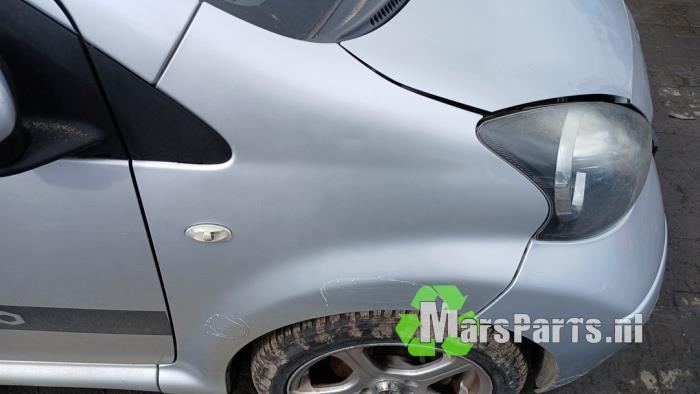 Scherm rechts-voor van een Toyota Aygo, Gebruikt, -, -, Ophalen of Verzenden
