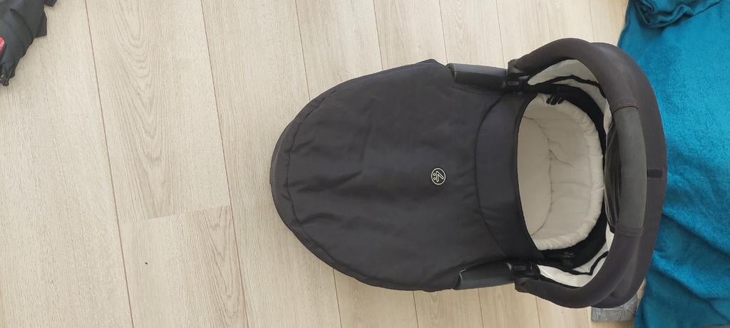 Mutsy reiswieg met kinderwagenadapter, Kinderwagen, Gebruikt, Ophalen of Verzenden, Met reiswieg