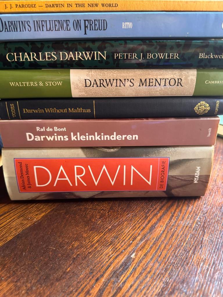 Collectie boeken over Charles Darwin en evolutie, Ophalen, Gelezen, Wetenschap