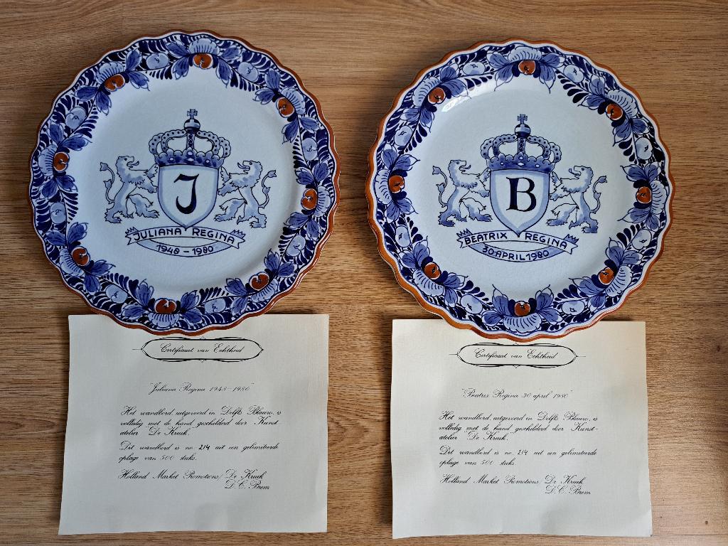 sierborden van het koninklijk huis, Delfts Blauw, Verzamelen, Ophalen, Zo goed als nieuw, Nederland, Servies