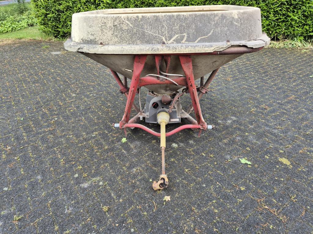 Kunstmeststrooier t.e.a.b., Ophalen, Gebruikt