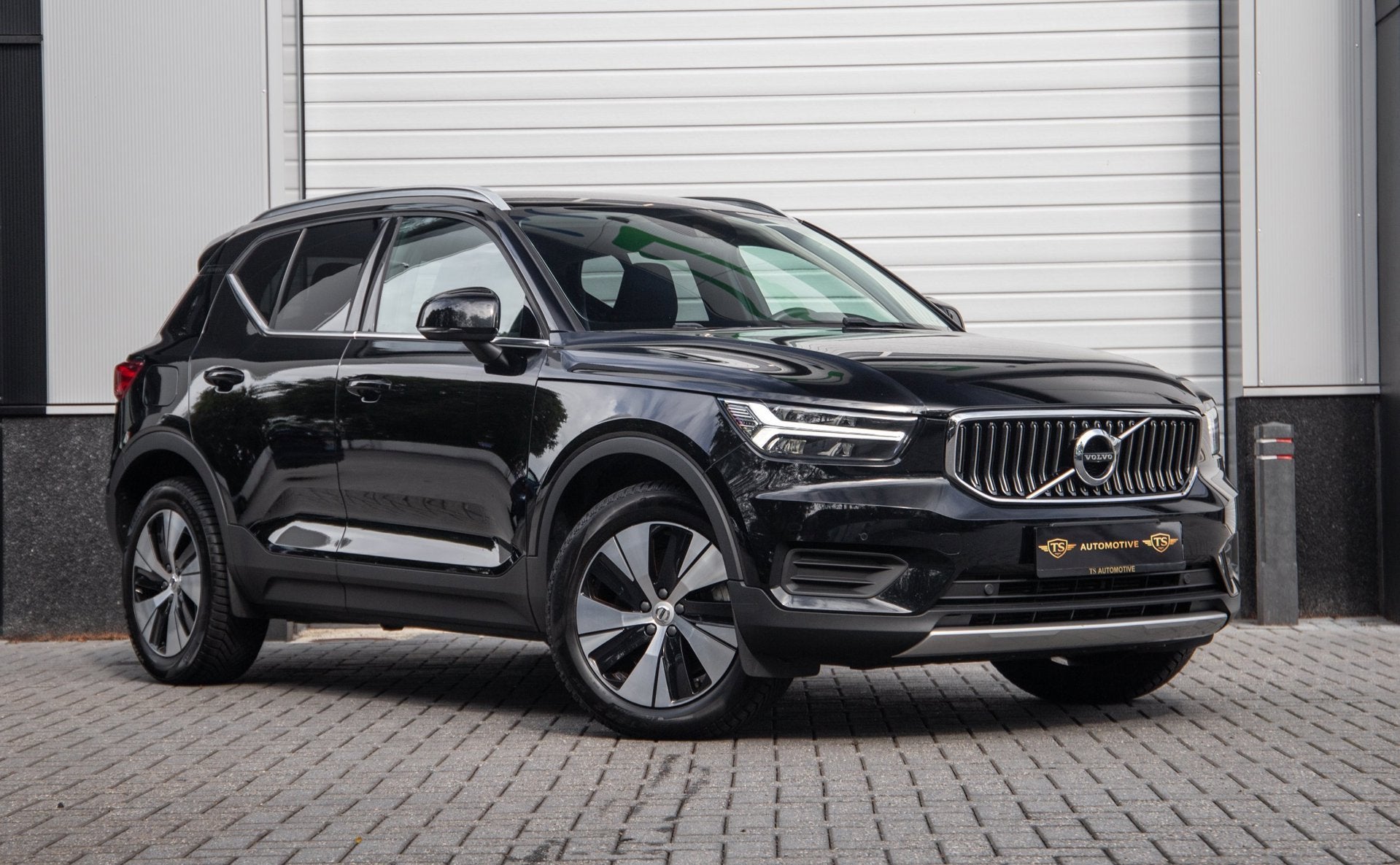 Volvo XC40 1.5 T4 Recharge Inscription, Auto's, Stof, Zwart, 48 km/l, 180 min