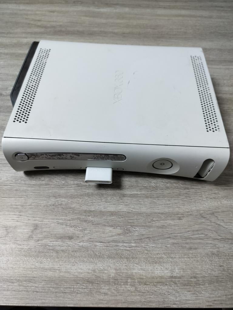 Xbox 360 met 15 spellen, waaronder GTA 5 en Halo, Ophalen