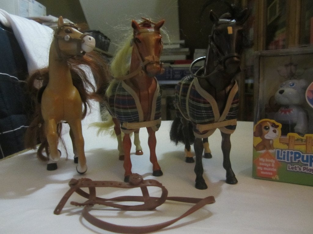 paarden 3 stuks hoog 19 cm en lil,puppies hondje, Ophalen of Verzenden, Gebruikt, Jongen of Meisje
