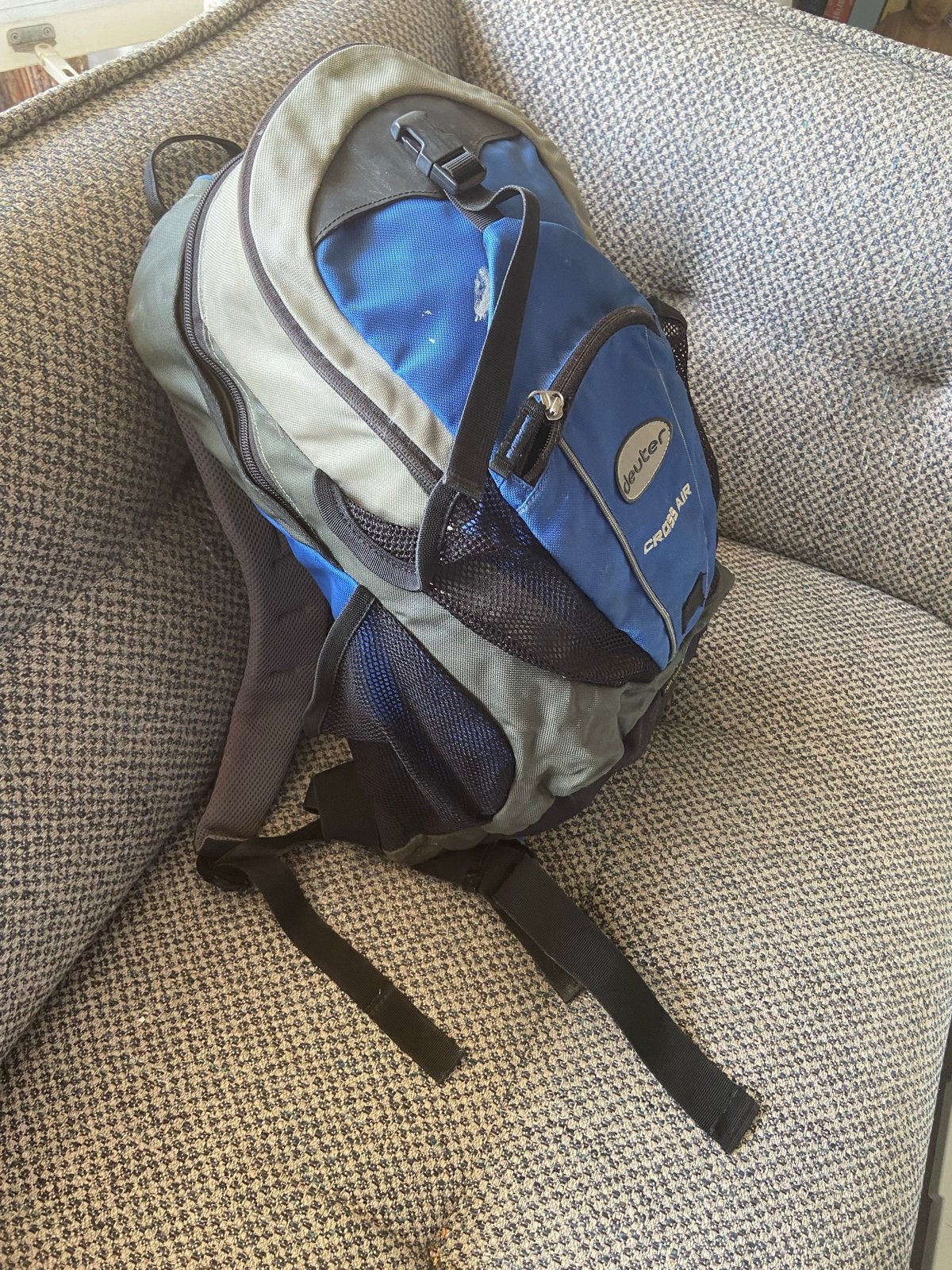 Deuter Cross Air Rugzak - Blauw/Grijs met regenhoes, Gebruikt, 25 tot 40 cm, Ophalen of Verzenden, Waterdicht