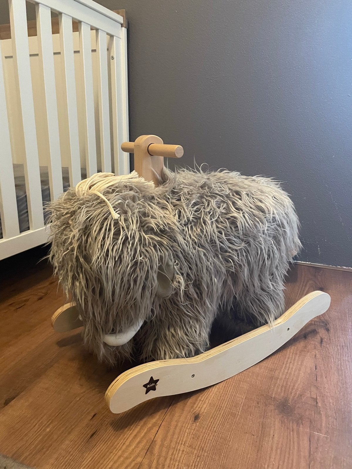 Schattige mammoet hobbelpaard voor baby's en peuters, Ophalen, Zo goed als nieuw, Overige typen, Met wieltjes