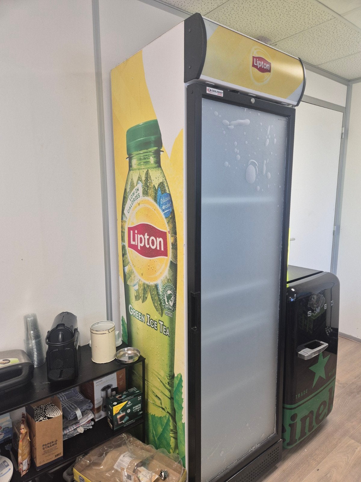 Lipton Green Ice Tea Koelkast - Vertical Cooler, Ophalen, 200 liter of meer, 160 cm of meer, 45 tot 60 cm