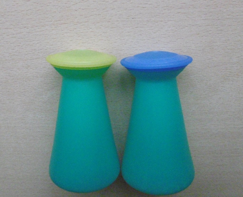 Tupperware vintage peper en zout 1970, Overige typen, Ophalen of Verzenden, Zo goed als nieuw, Met deksel