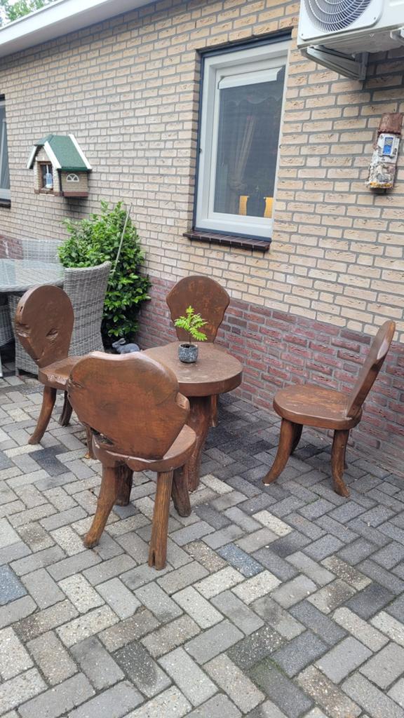 Eiken tuinset, Ophalen