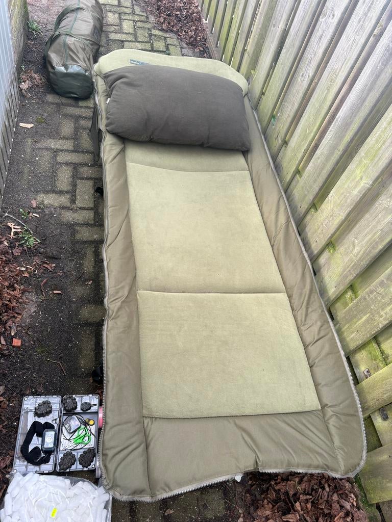 Sonik Stretcher/Slaapzak, Hengels met Shimano Molens, Ophalen, Gebruikt, Complete hengel