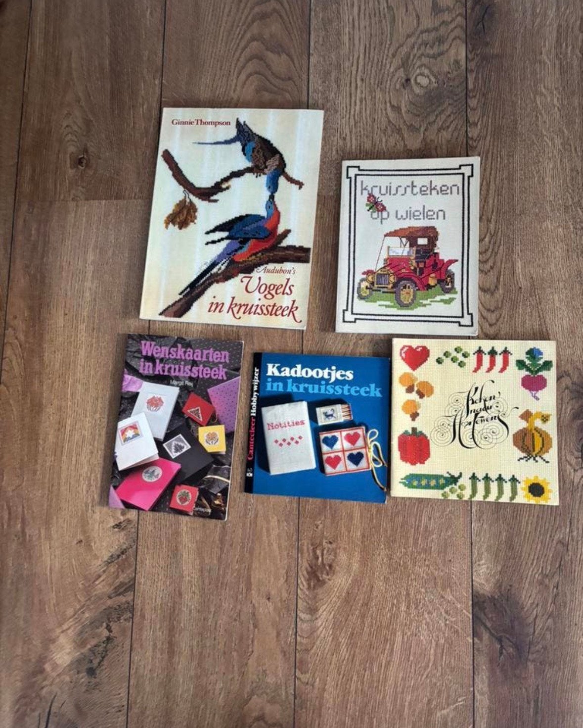 Te koop borduurboeken, Ophalen, Zo goed als nieuw, Handborduren, Patroon