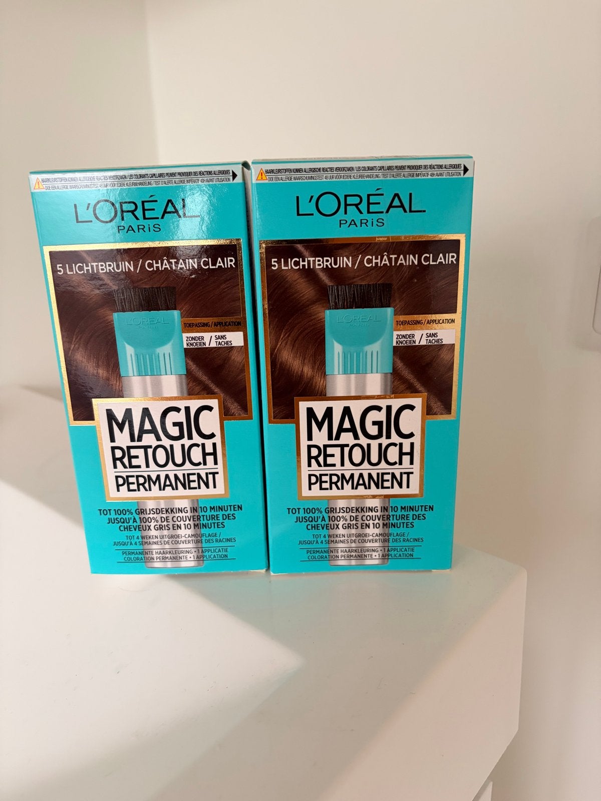 L'Oréal Magic Retouch Permanent 5 Lichtbruin (2 stuks), Ophalen of Verzenden, Nieuw, Overige typen