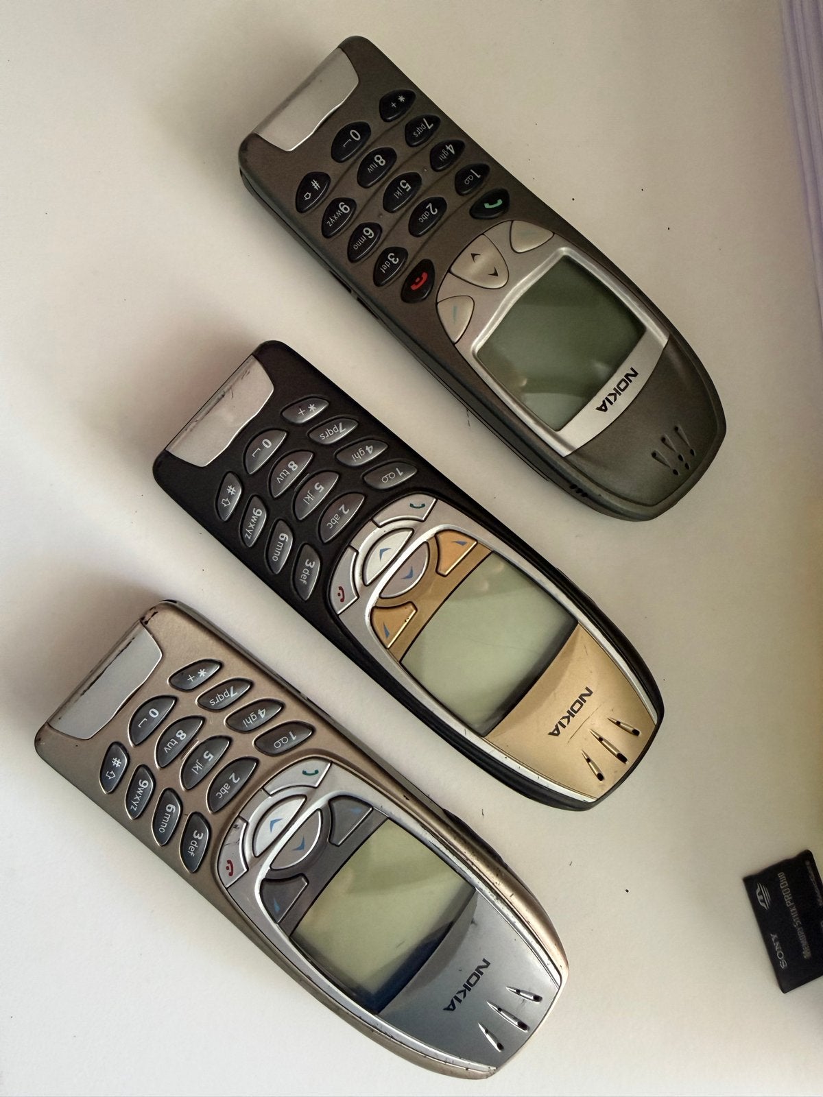Nokia 3310/3330 telefoons - 3 stuks, Gebruikt, Overige kleuren, Geen camera, Fysiek toetsenbord