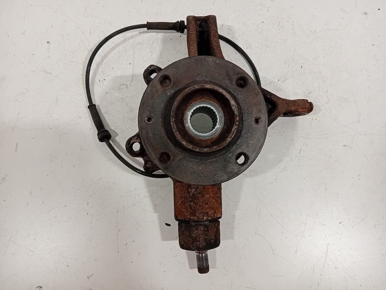 Wielnaaf links voor Peugeot 308, Onderdelen@venauto.nl, Van der Ven Autorecycling B.V., Gebruikt, Ettenseweg 76, 4706 PB Roosendaal, The Netherlands