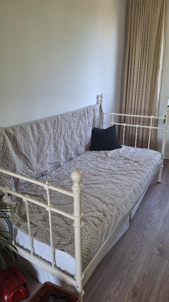 Ikea metalen wit bed met lattenbodem, Ophalen, Gebruikt, 90 cm, Eenpersoons