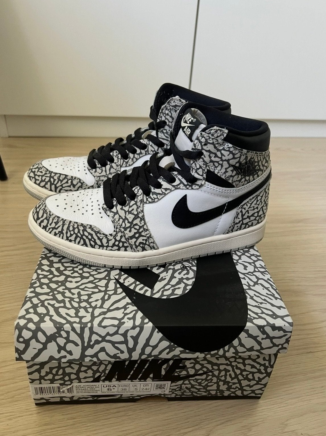 Nike Air Jordan 1 Retro High OG Elephant Print, Wit, Ophalen of Verzenden, Sneakers of Gympen, Zo goed als nieuw