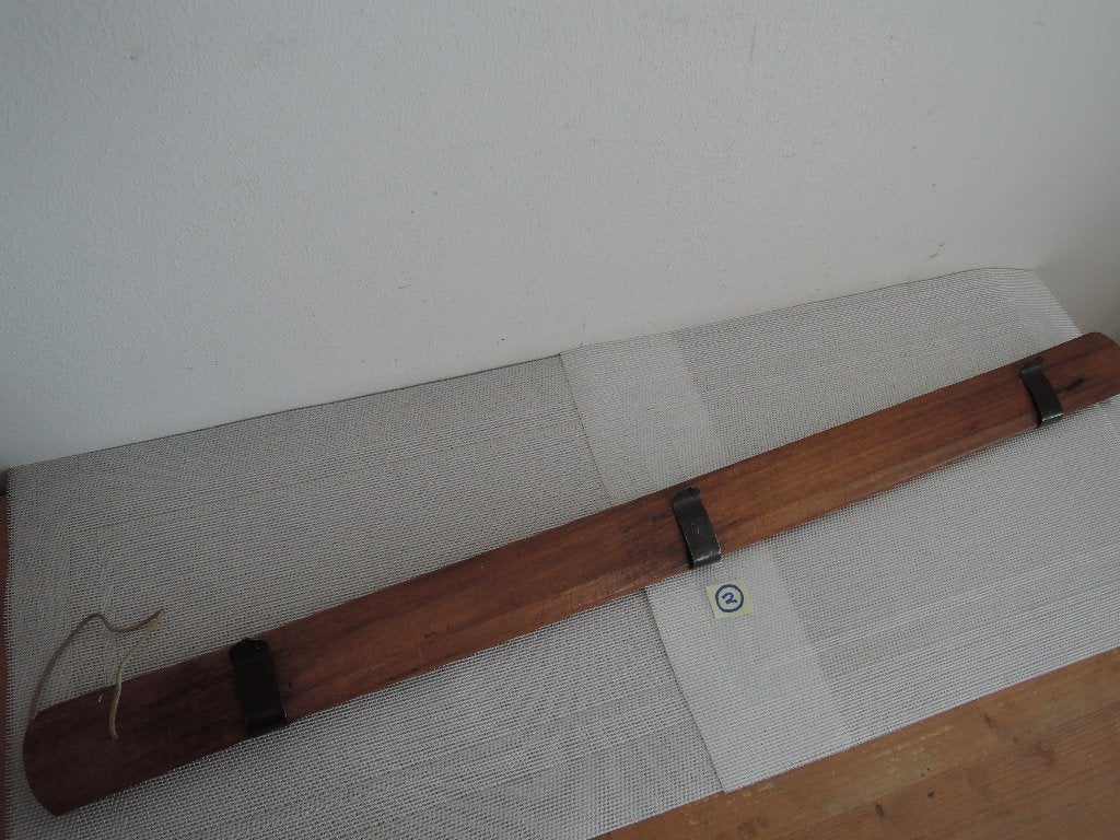 Oude houten krantenstok met metalen klemmen (2), Antiek en Kunst, Ophalen of Verzenden