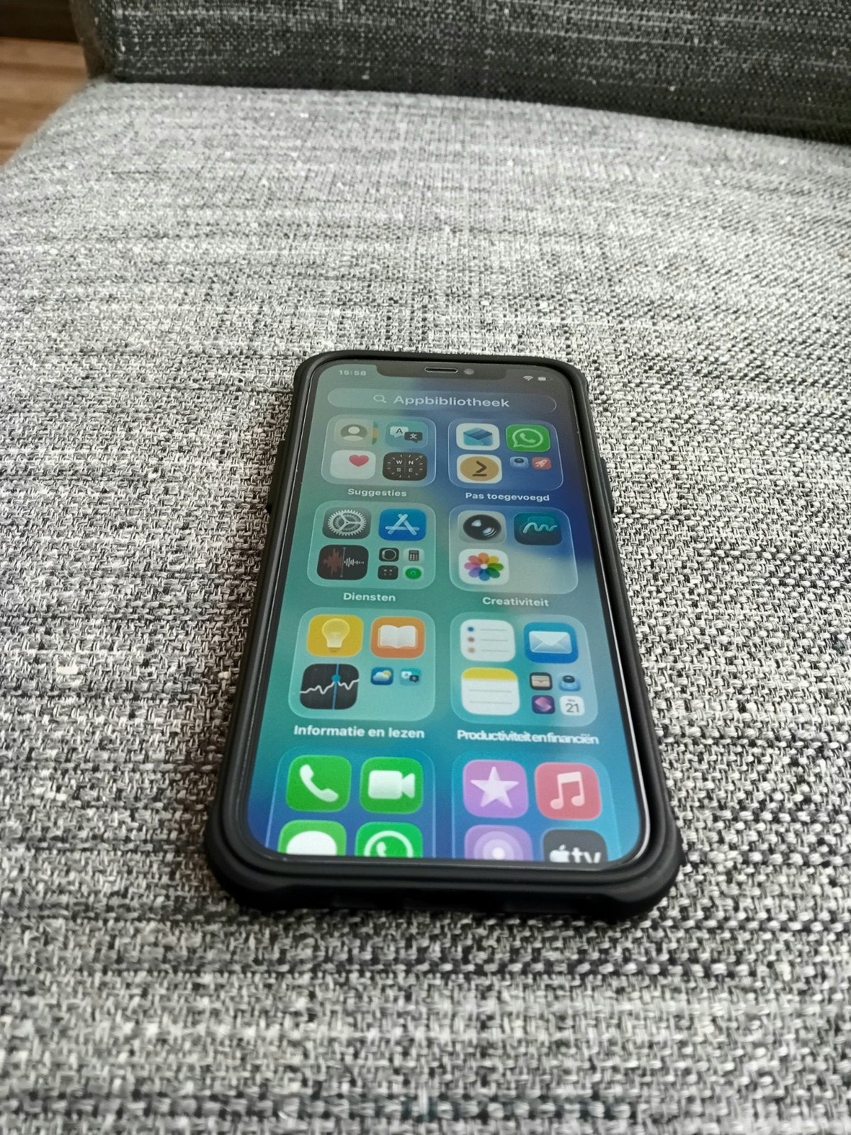 Foto 2 van IPhone  12