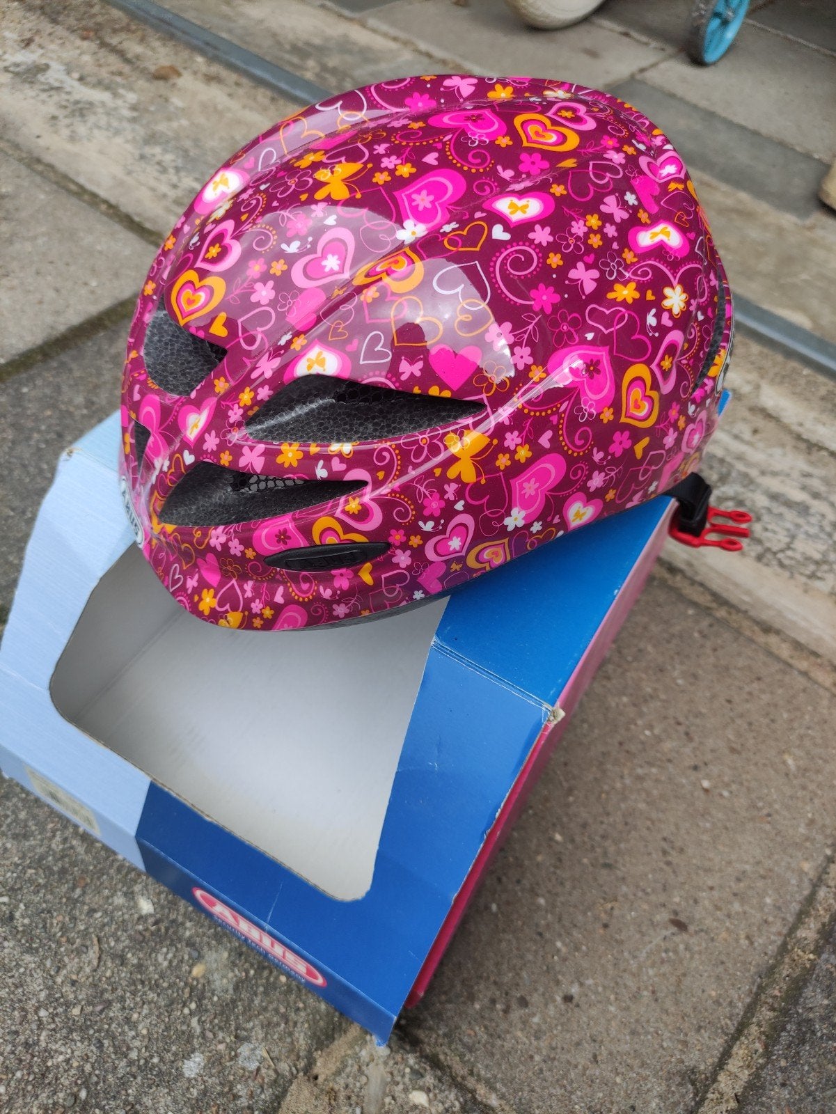 Abus kinderhelm zo goed als nieuw, Fietsen en Brommers, Fietsaccessoires | Fietshelmen, Ophalen, Zo goed als nieuw
