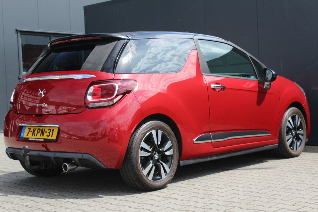 Citroën DS3 Cabrio 1.2 VTi So Chic | Incl. 12 maanden garan, Zwart, 82 pk, Bedrijf, Handgeschakeld