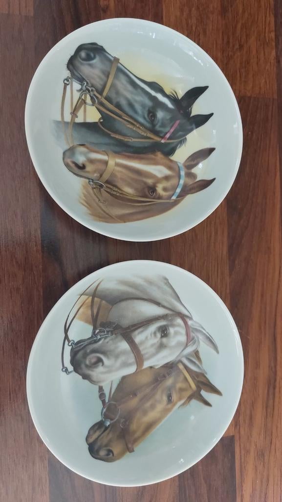 Twee kommetjes met afbeelding paarden Royal Schwabap, Antiek en Kunst, Antiek | Wandborden en Tegels, Ophalen