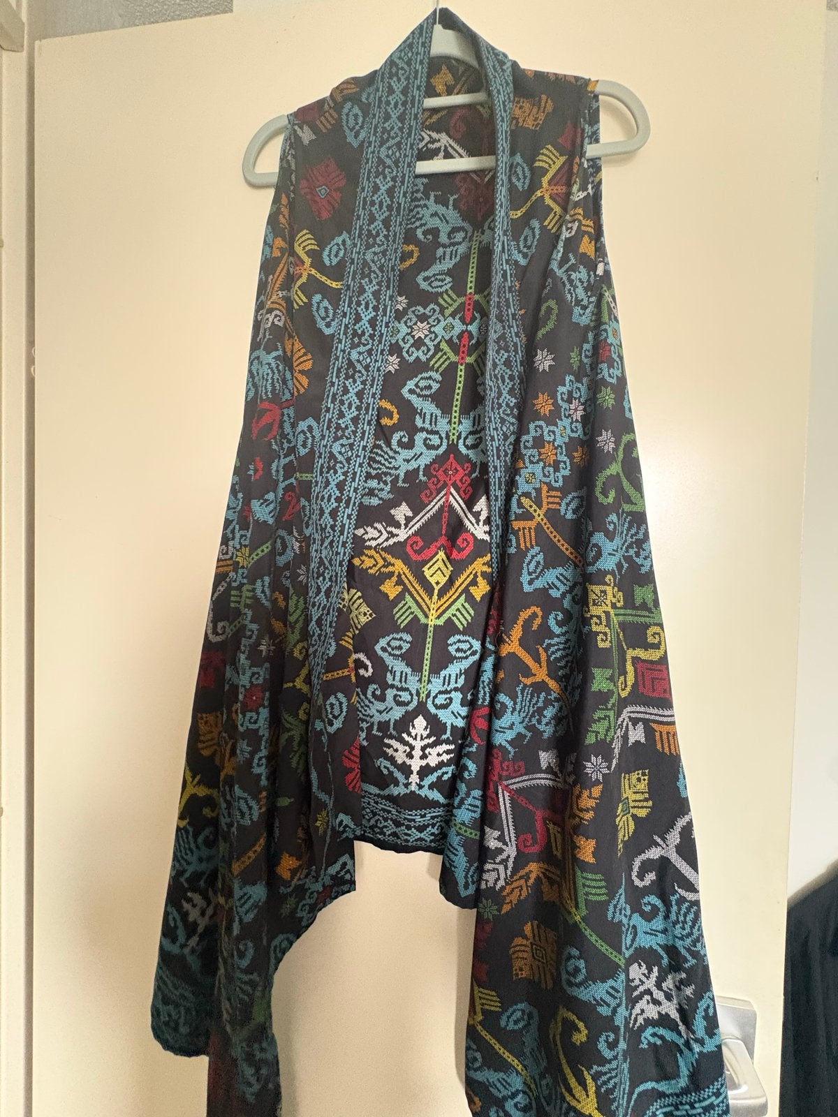 Uniek Batik Hesje uit Indonesië, Verzenden, Zo goed als nieuw
