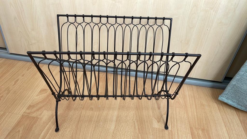 Vintage metal tijdschriftenrek, Huis en Inrichting, Woonaccessoires | Krantenbakken en Lectuurbakken, Ophalen, Zo goed als nieuw