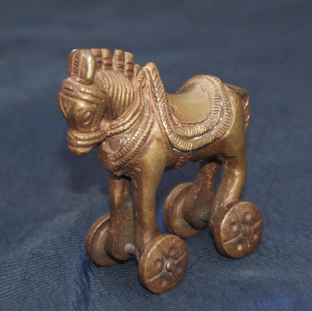 hindoeïstische bronzen tempel toy paard op wielen, Ophalen
