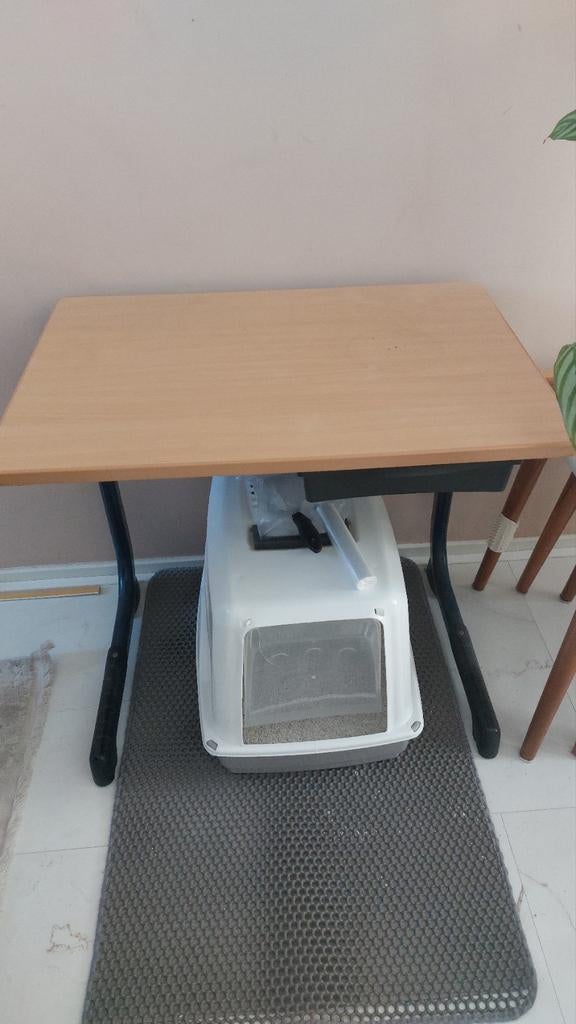 Laptop tafel - ideaal voor kleine ruimtes, Huis en Inrichting, Tafels | Eettafels, Minder dan 50 cm, 50 tot 100 cm, Tot twee personen
