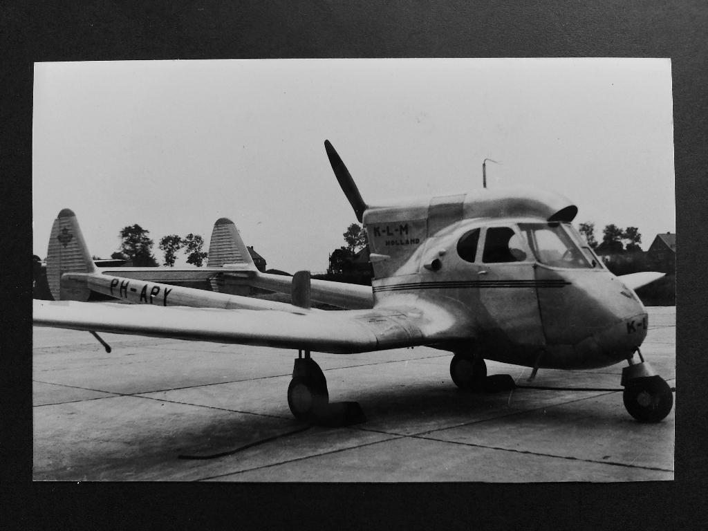 Foto van een KLM Stearman-Hammond Y-1S (F762), Verzamelen, Luchtvaart en Vliegtuigspotten, Gebruikt, Kaart, Foto of Prent, Ophalen of Verzenden