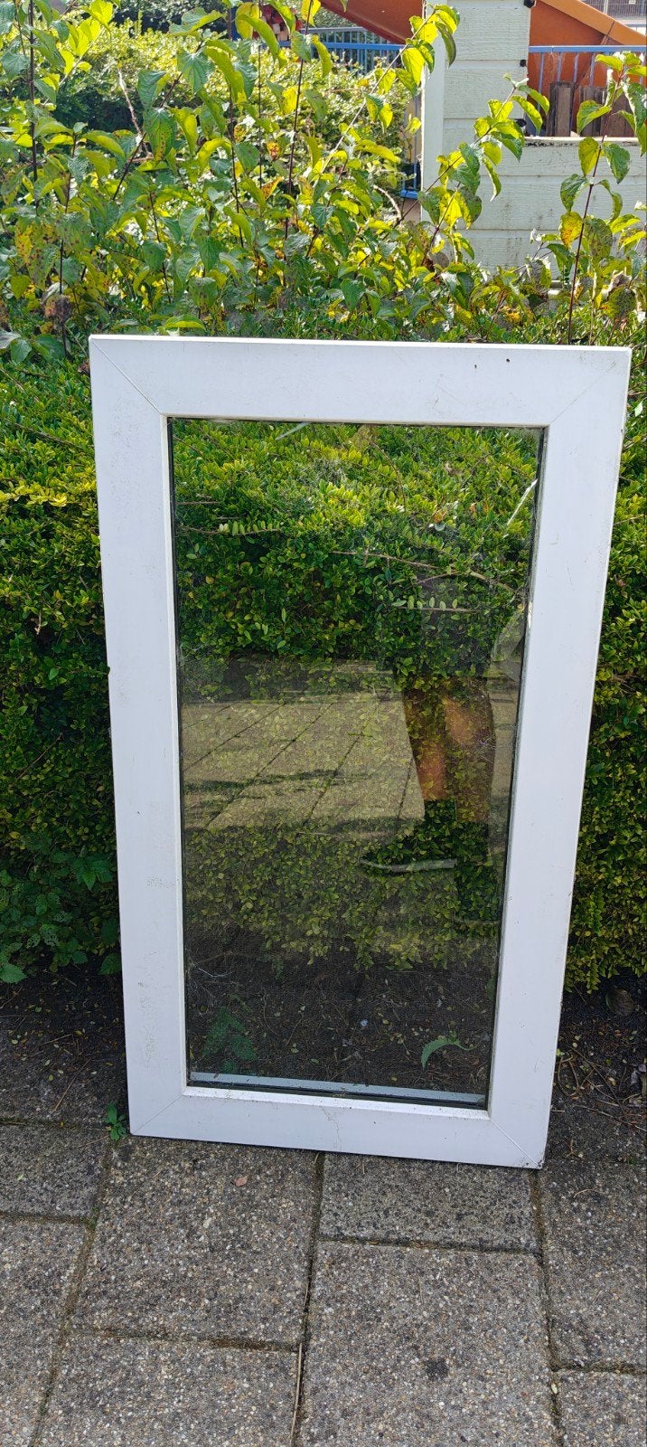 Wit kunststof kozijn met enkel glas (110x60 cm), Ophalen, Gevelraam of Ruit, Gebruikt, 80 tot 120 cm