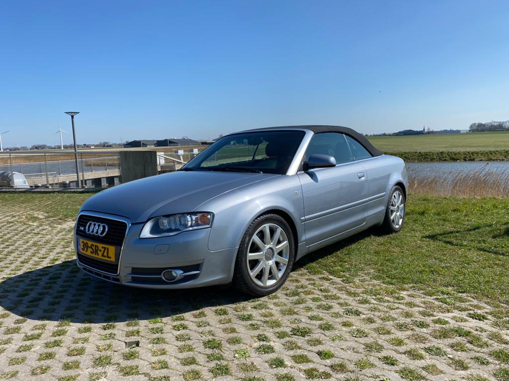 Audi A4 3.2 FSI 188KW Quattro Cabrio 2006 Grijs, Auto's, 1800 kg, Cabriolet, 4 stoelen, A4