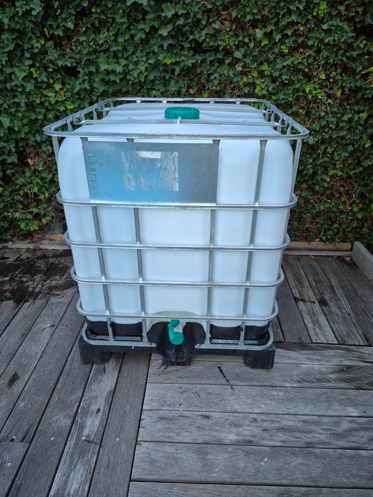 IBC container 1000 liter - Zo goed als nieuw, Kunststof, Met kraantje, 150 liter of meer, Ophalen of Verzenden