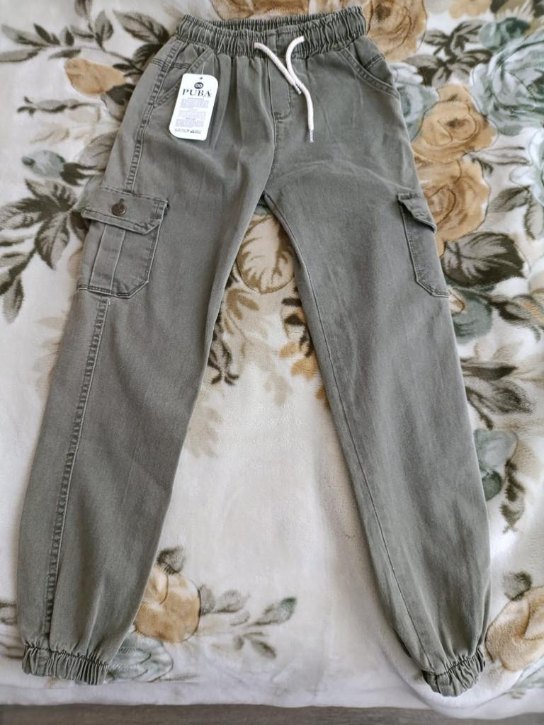 Nieuwe katoenen broek, kleur kaki, maat 122, Ophalen of Verzenden, Nieuw, Jongen, Broek