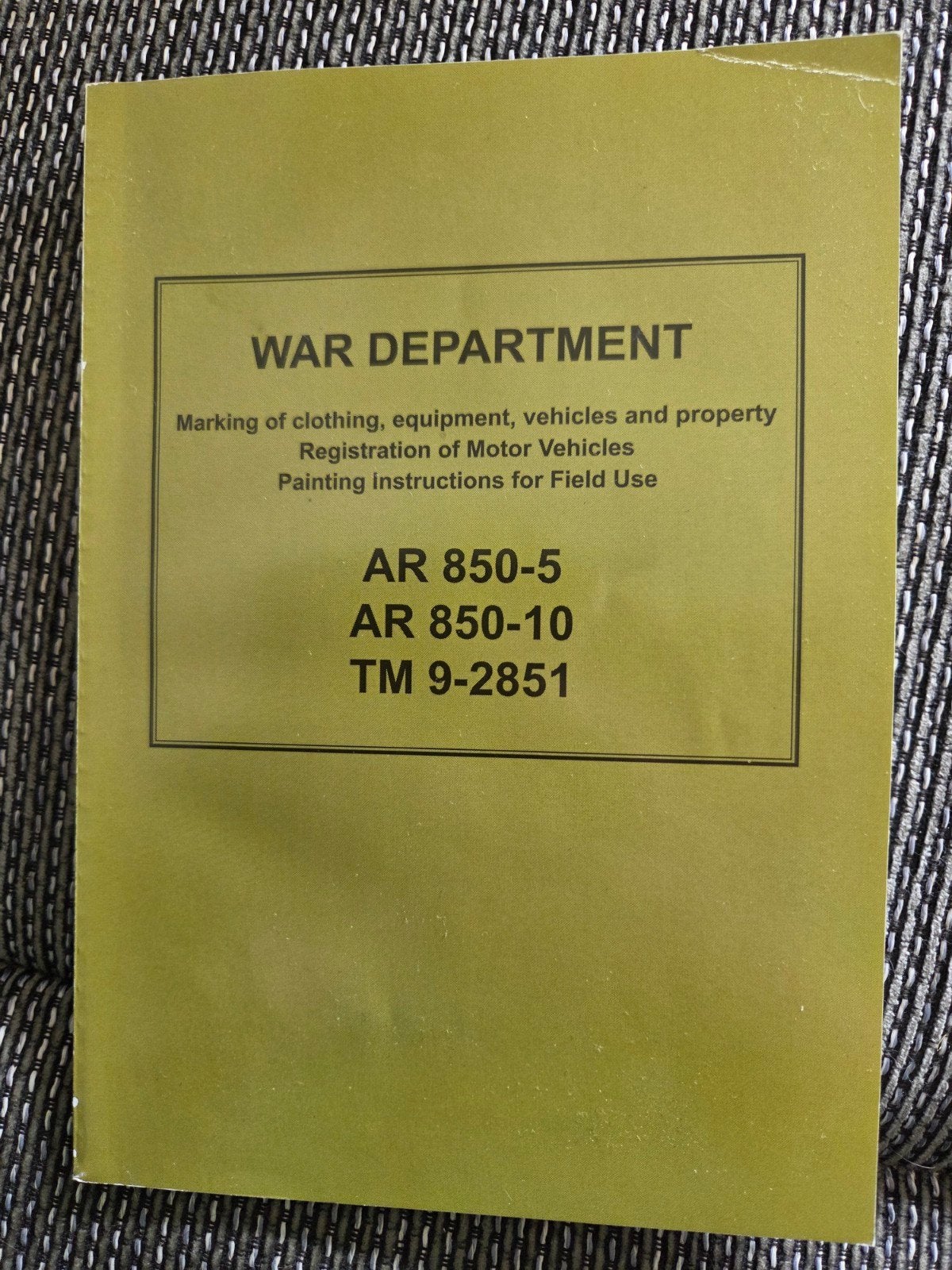 WW2 US Army Regulations Boek AR 850-5, AR 850-10, TM 9-2851, Verzamelen, Militaria | Algemeen, Ophalen of Verzenden, Landmacht