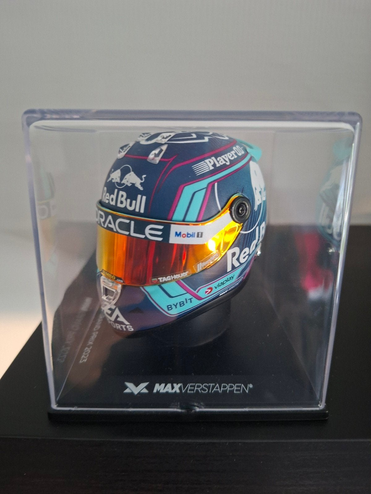 Max Verstappen 1:4 Helm Miami 2023, Verzamelen, Automerken, Motoren en Formule 1, Ophalen of Verzenden, Zo goed als nieuw