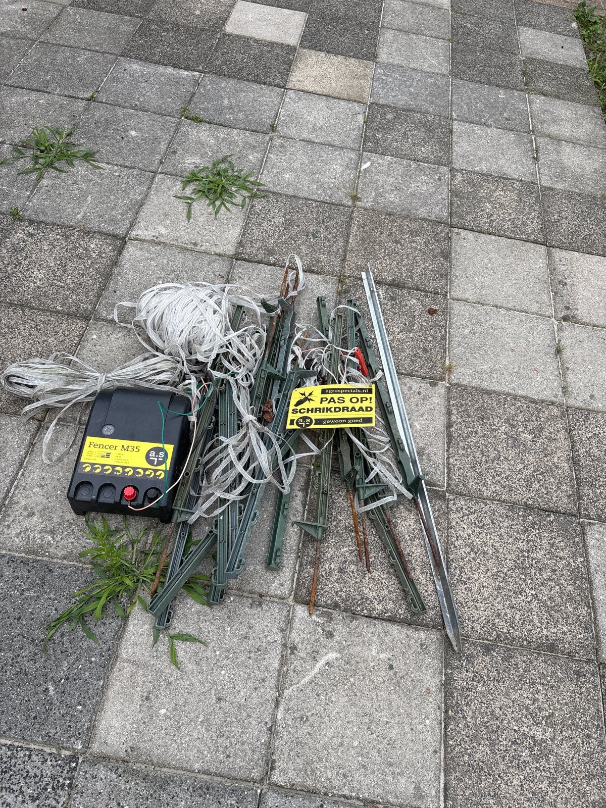 Schrikdraadset Fencer M35 met palen en draad, Ophalen, Gebruikt, Kunststof, Overige typen