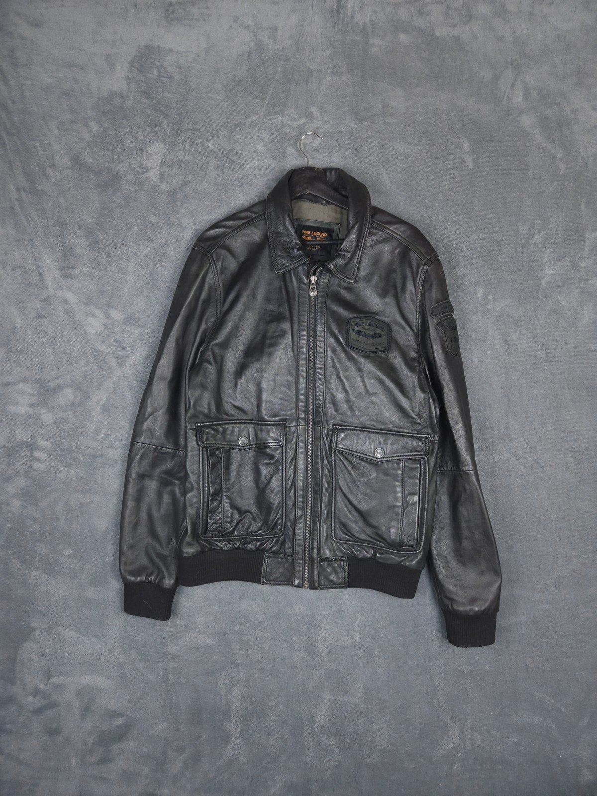 Pme Legend MA1 Bomber Jas L Flight bomber Zwart Leer Pilot
S, Maat 52/54 (L), ., Zwart, Ophalen of Verzenden