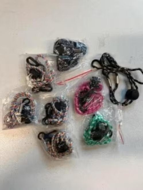 NIEUW! Universele telefoon koord pols 8stuks €4,99, Ophalen of Verzenden, Nieuw, Overige accessoires